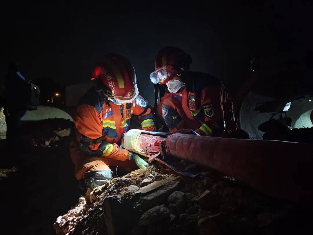 关于海洋明星队在关键时刻挺身而出,为胜利挥洒汗水的信息 关于海洋明星队在关键时刻挺身而出,为胜利挥洒汗水的信息