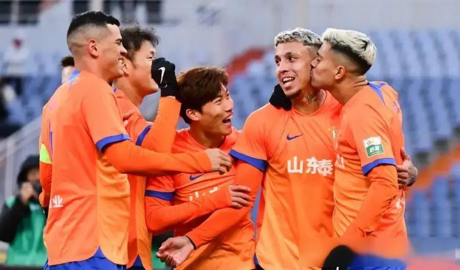 包含山东泰山客场迎战北京贻利，冲击胜利形势不容乐观的词条