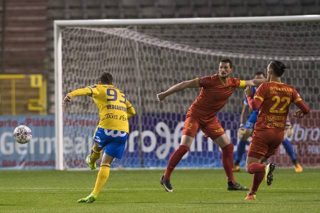 包含足球赛场战火连天,胜负难测谁能脱颖而出的词条 包含足球赛场战火连天,胜负难测谁能脱颖而出的词条