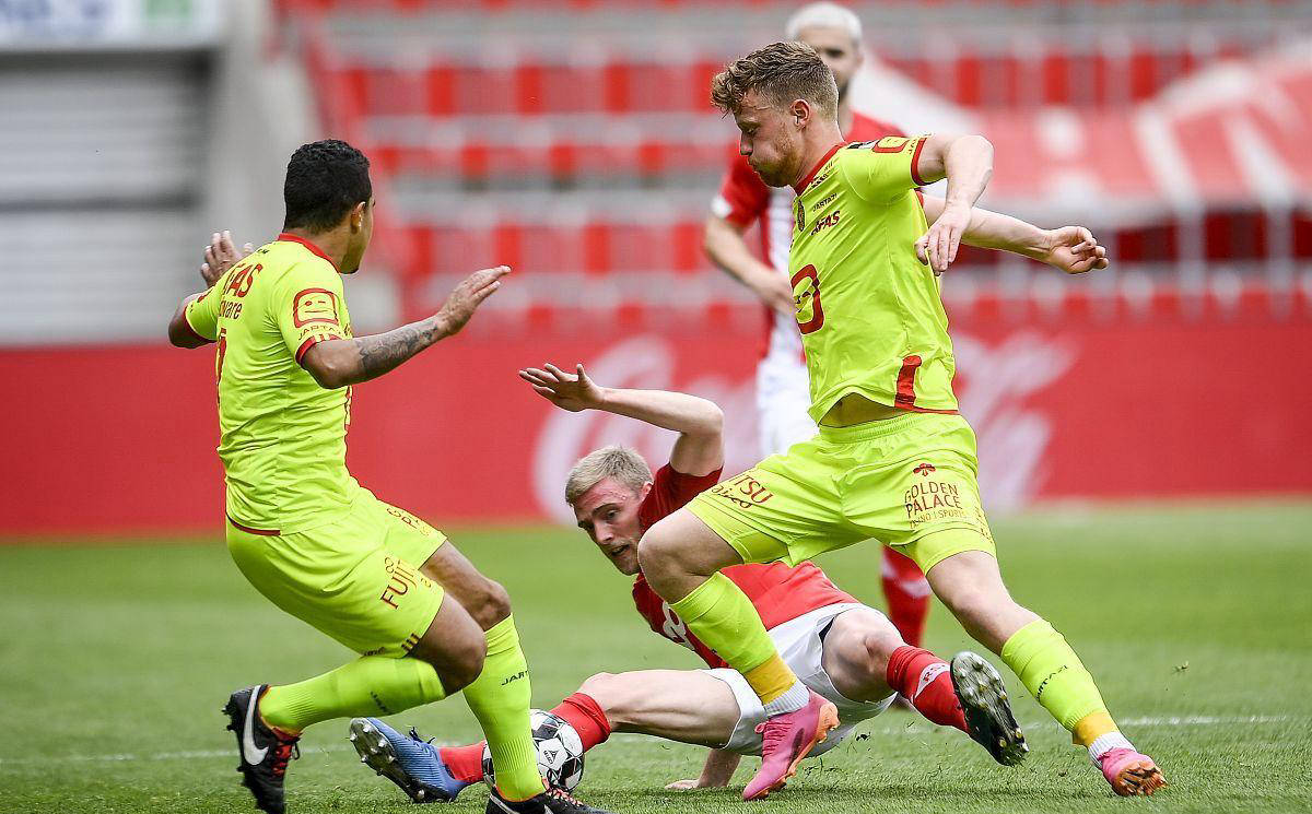 关于皇冠马德里战胜对手，积分稳步增长的信息