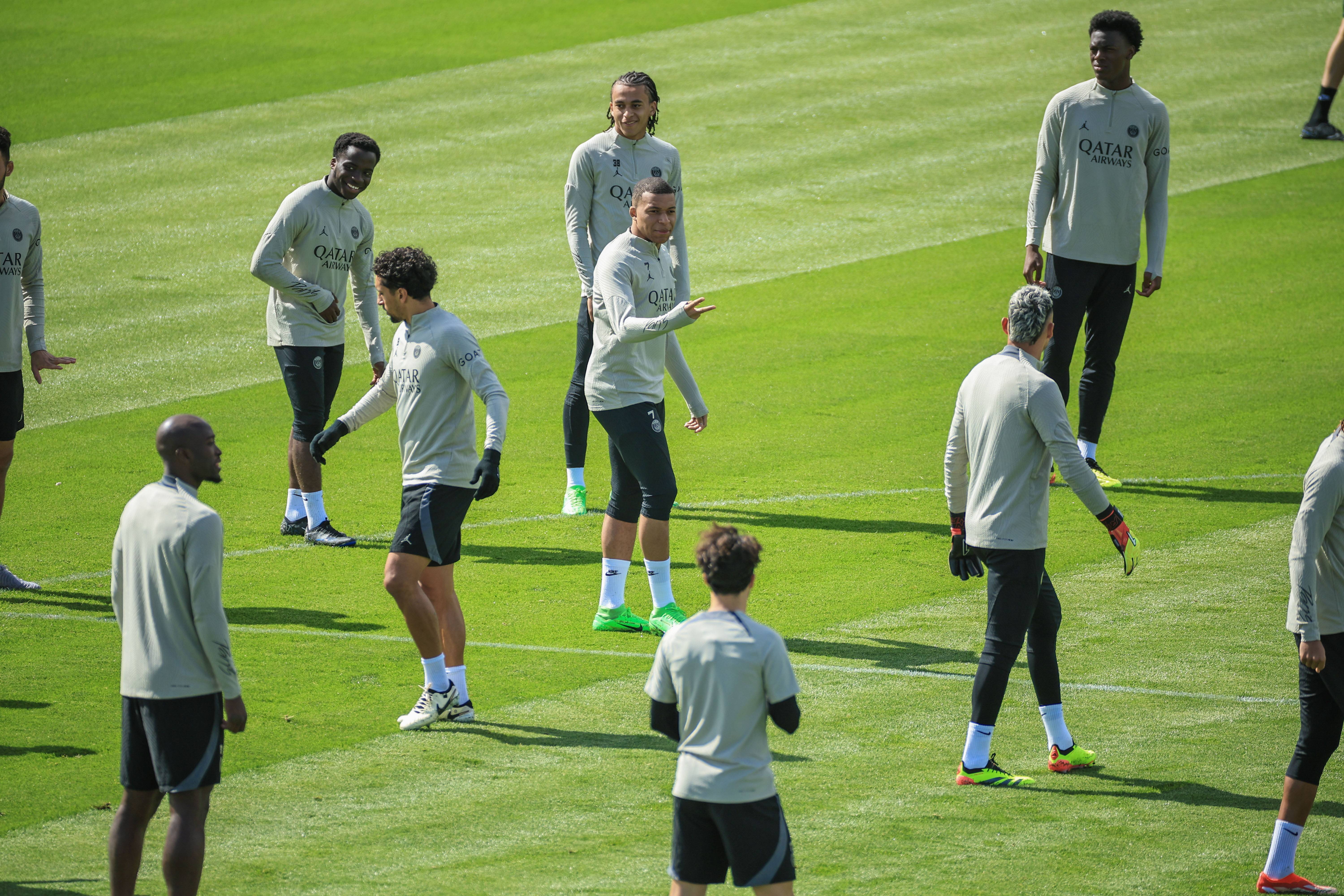 巴黎圣日耳曼中场球员受伤，成为困扰的简单介绍