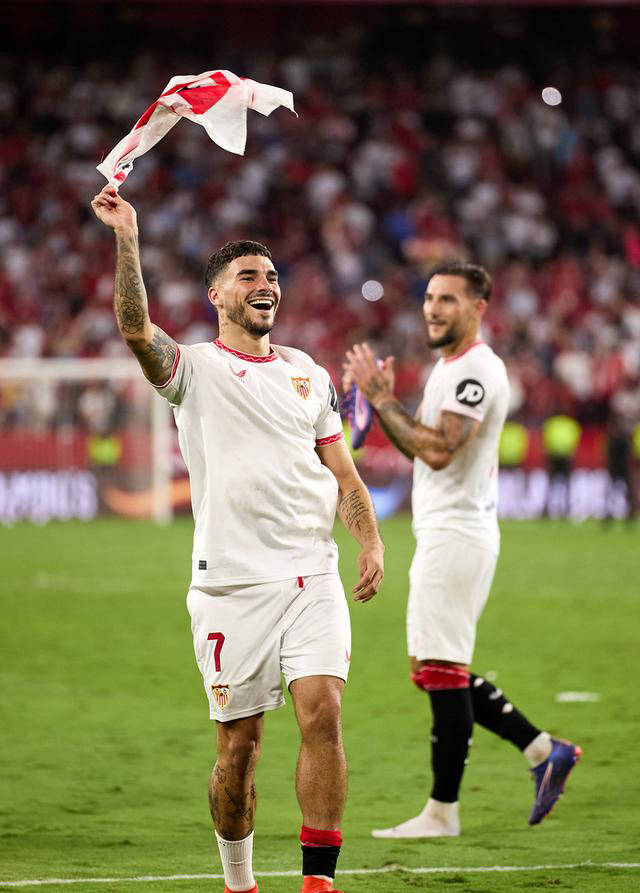 塞维利亚强势擒获对手，全队雄心未减的简单介绍