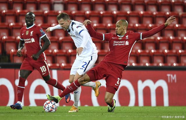 南特队和里昂队在激烈的比赛中战平 南特队和里昂队在激烈的比赛中战平