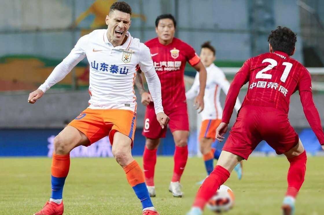 包含山东鲁能队获胜后士气大涨，备战下一场比赛的词条