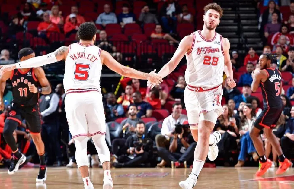 灰熊战胜掘金,摇摆矮个子送出绝杀 灰熊战胜掘金,摇摆矮个子送出绝杀