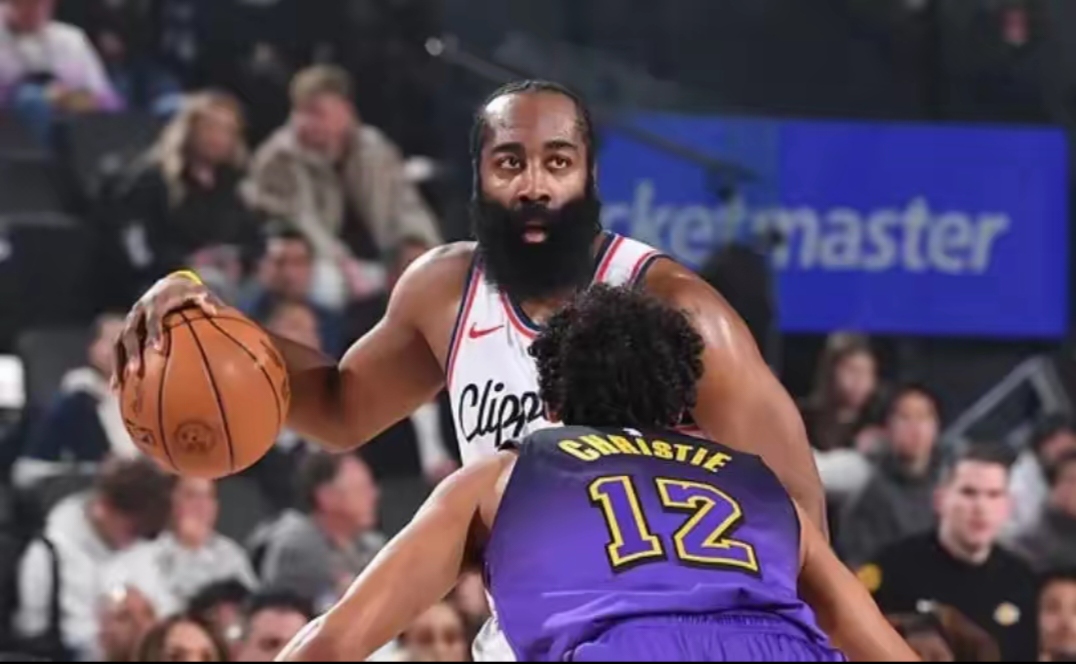 快船双塔发威,击败湖人豪取胜利的简单介绍 快船双塔发威,击败湖人豪取胜利的简单介绍