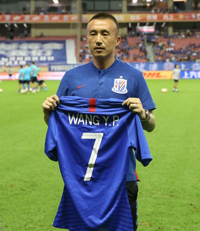 俄罗斯队士气高涨，跻身欧锦赛行列的简单介绍