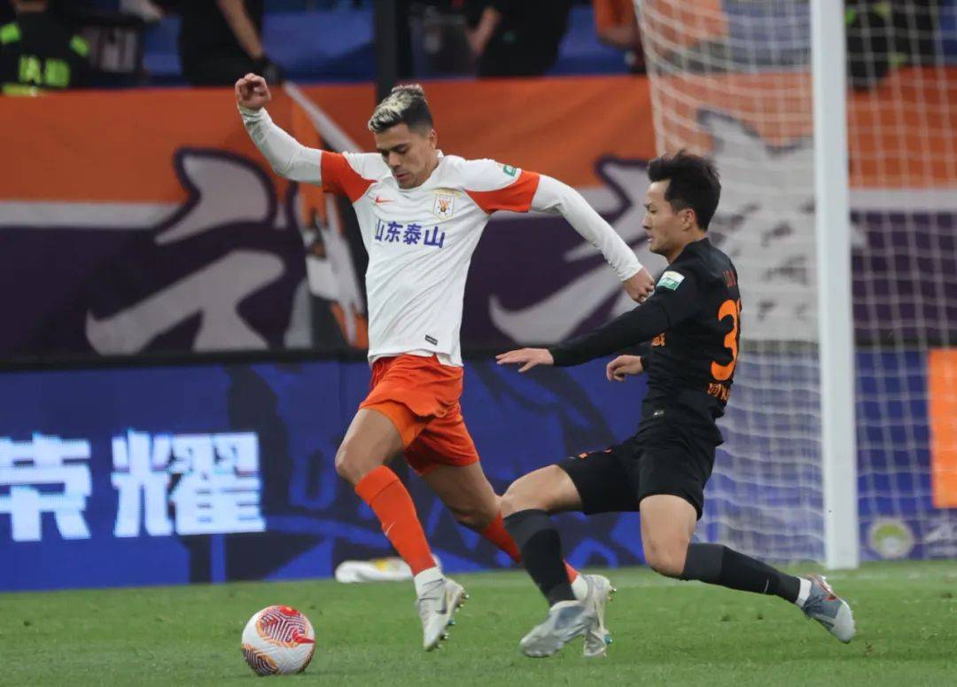 江苏海牛客场不敌山东泰山,遭遇赛季首败的简单介绍 江苏海牛客场不敌山东泰山,遭遇赛季首败的简单介绍