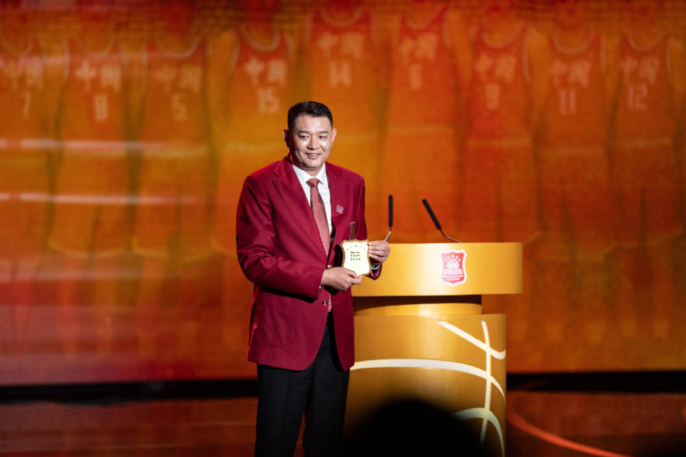 篮球名人堂举行颁奖典礼,表彰历届篮球功勋者的简单介绍 篮球名人堂举行颁奖典礼,表彰历届篮球功勋者的简单介绍