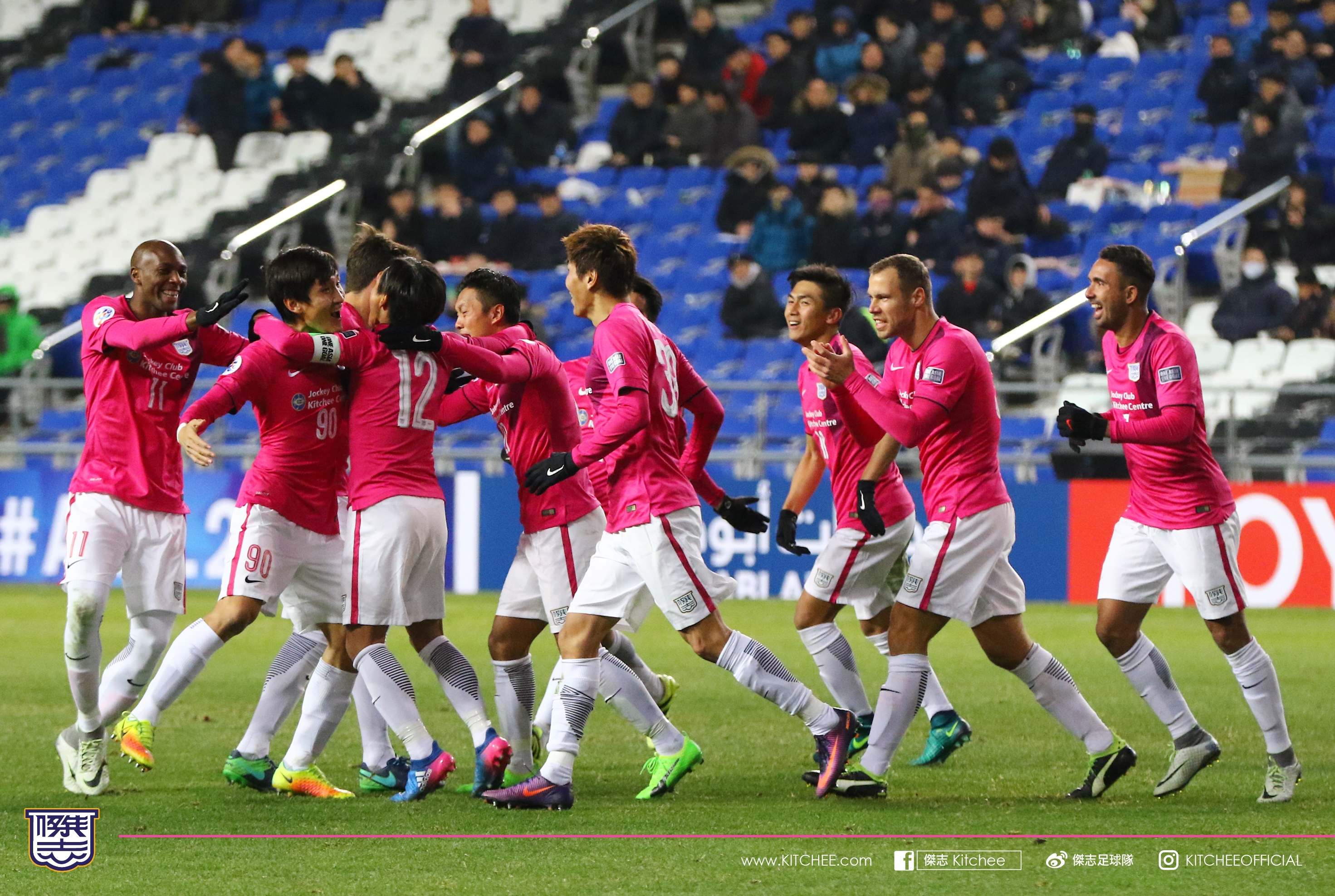 关于距离冠军只有一步之遥，球队拼尽全力的信息