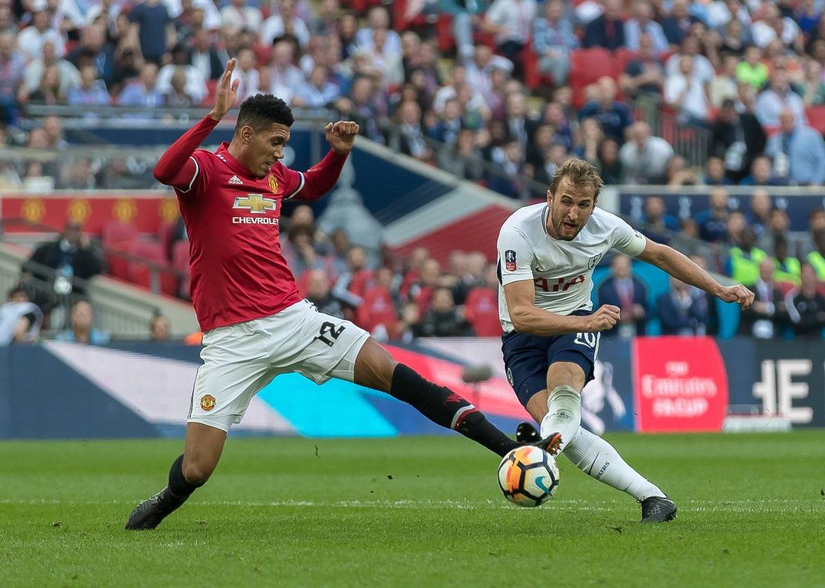 伯恩茅斯遭遇连败,球队状态不佳需尽快调整 伯恩茅斯遭遇连败,球队状态不佳需尽快调整