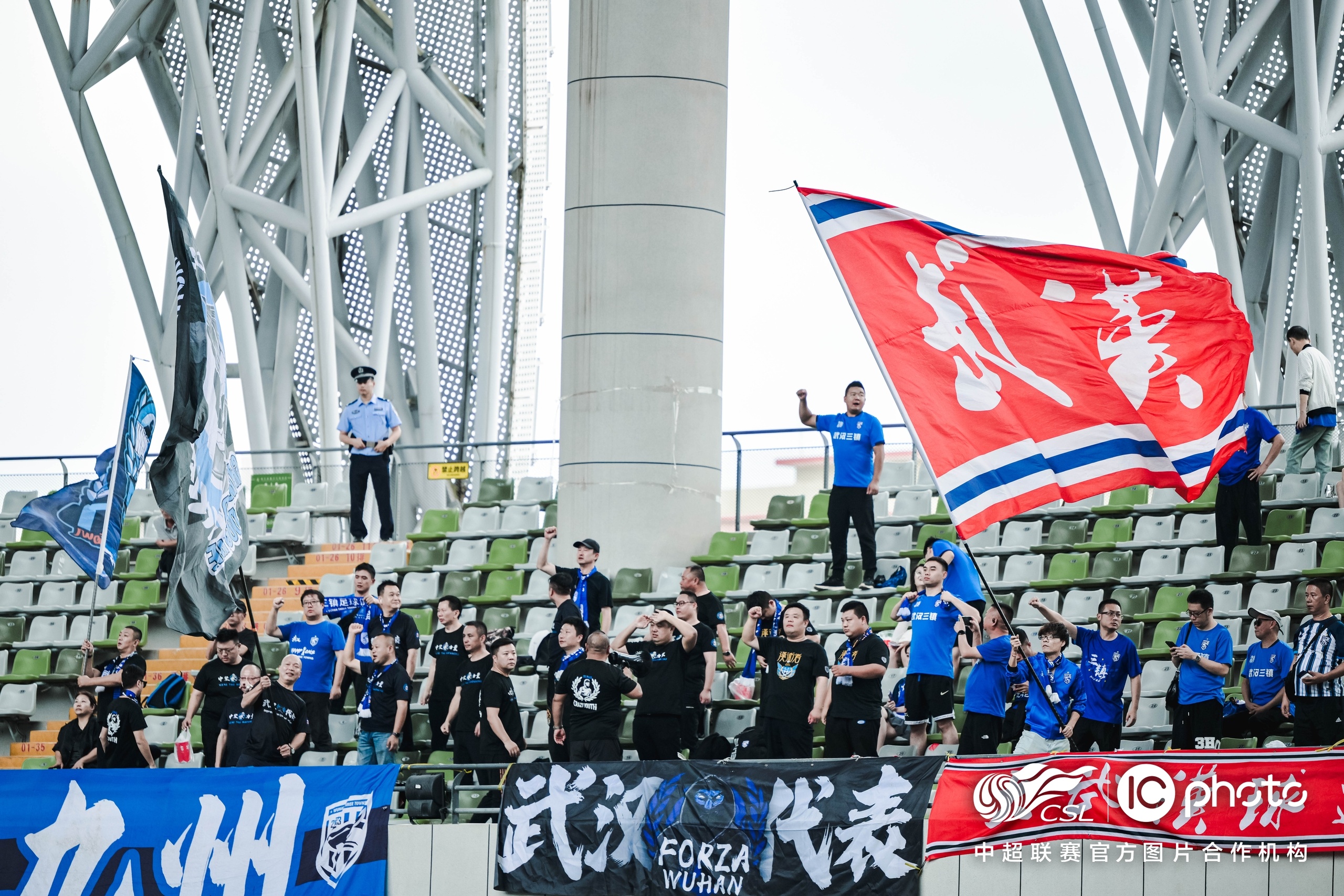 开云体育在线-关于柏林赫塔迎来新赛季首场胜利，球迷欢呼不已的信息