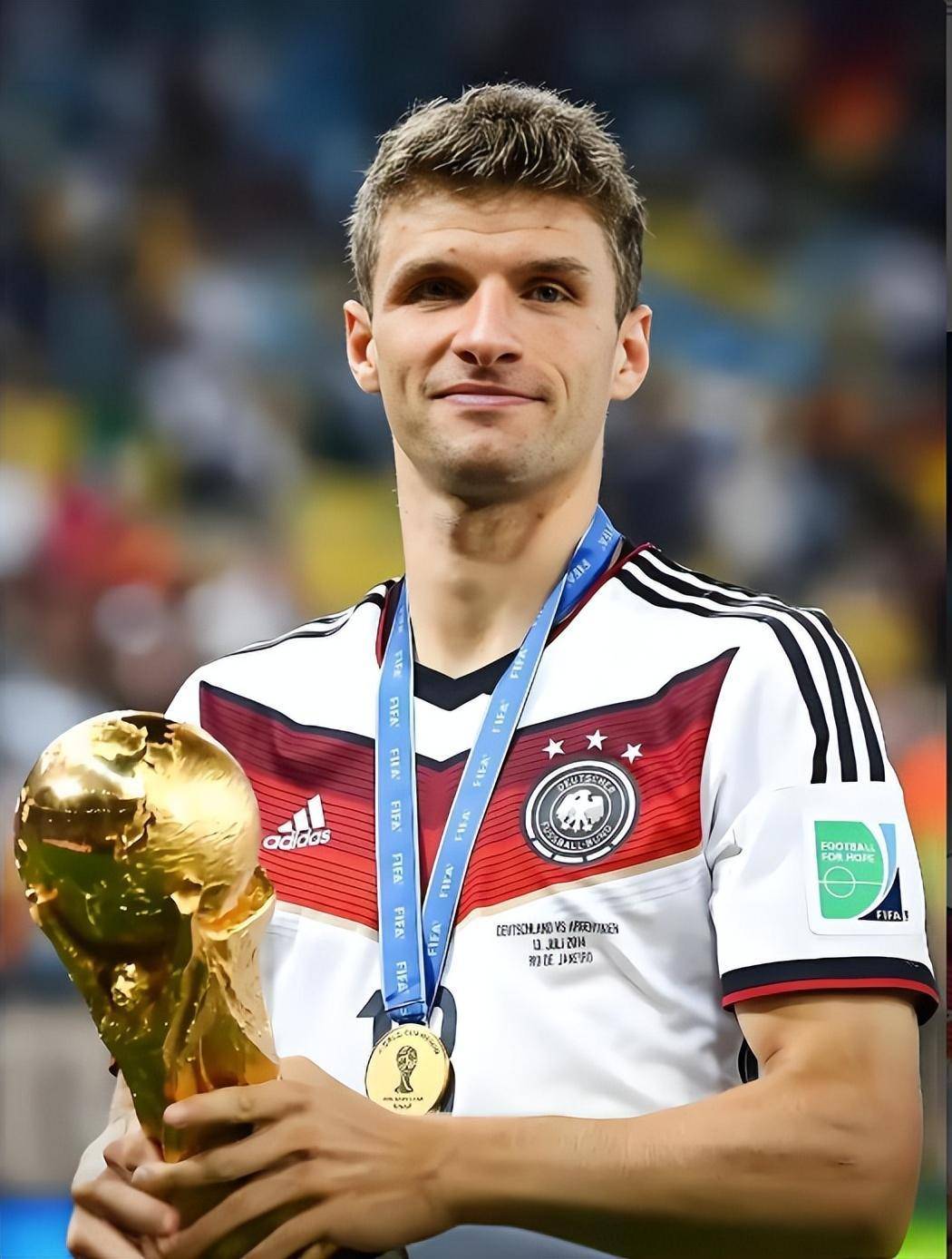 拜仁慕尼黑全队备战，穆勒或将首发