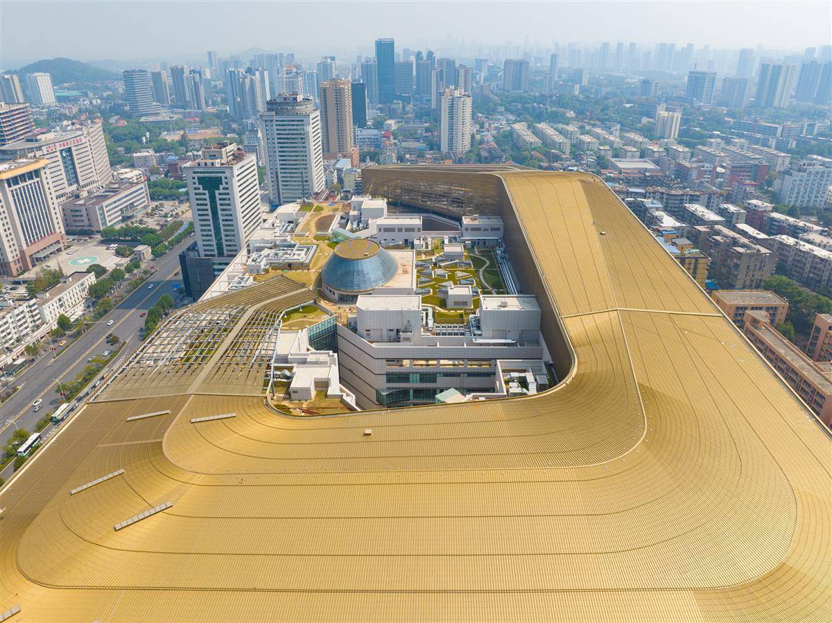 云南昆明迎来湖北航母，战斗气氛高涨的简单介绍