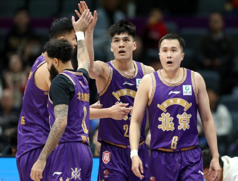 深圳队在关键时刻积极反击,终取胜利的简单介绍 深圳队在关键时刻积极反击,终取胜利的简单介绍