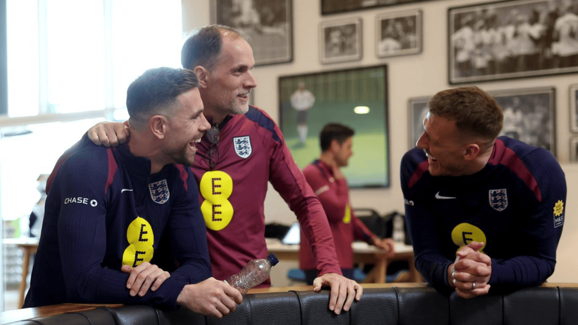 包含紧锣密鼓!欧预赛下一轮比赛即将开打,各队全力以赴备战的词条 包含紧锣密鼓!欧预赛下一轮比赛即将开打,各队全力以赴备战的词条