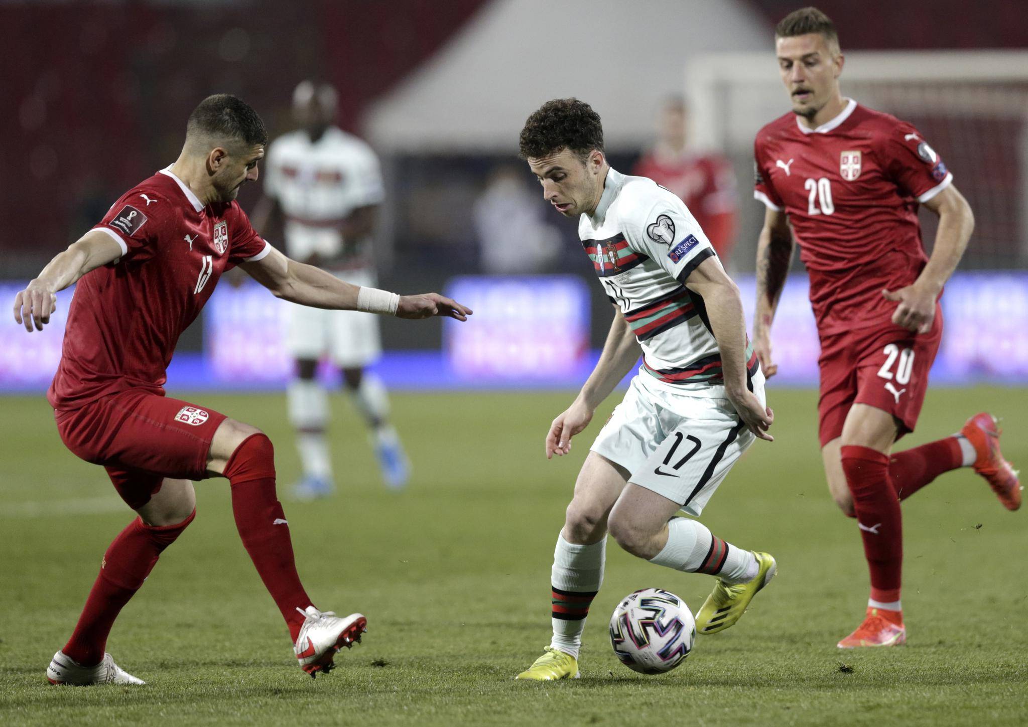 包含意大利战平保加利亚，未能取得欧预赛胜利的词条