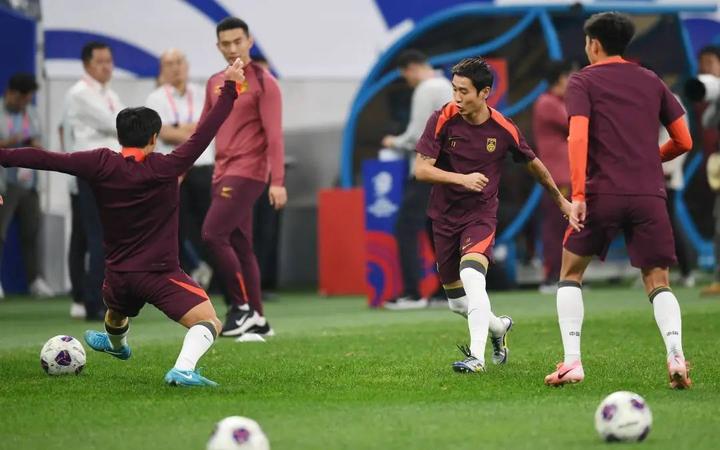 开云下载-红蓝军团备战生死战，斗志昂扬迎接挑战的简单介绍