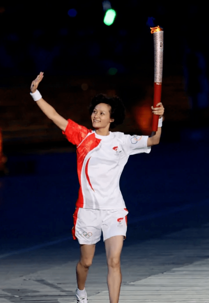 南非选手斩获金牌，登上巅峰