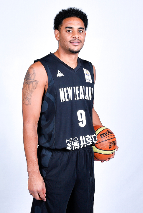 大洋洲篮球锦标赛男子组巅峰对决，坚持到底