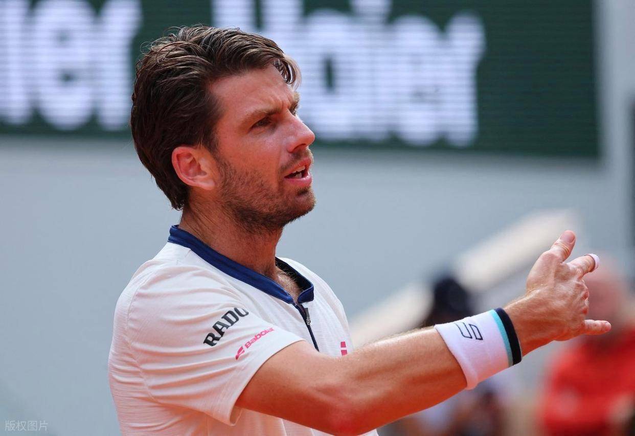 法国射箭选手表现出色，成功晋级八强