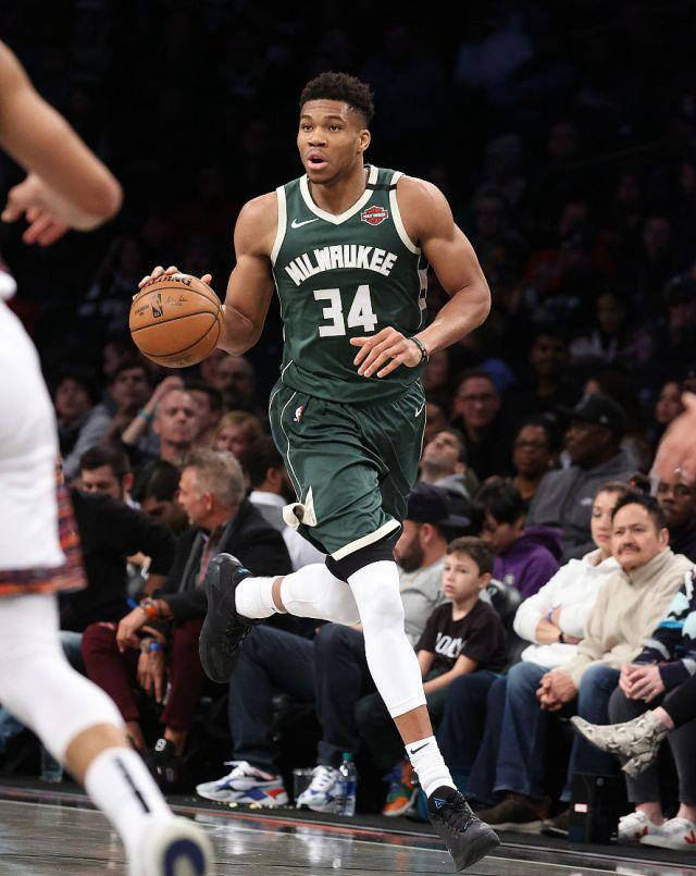 雄鹿再胜马刺，稳固东部第一地位的简单介绍