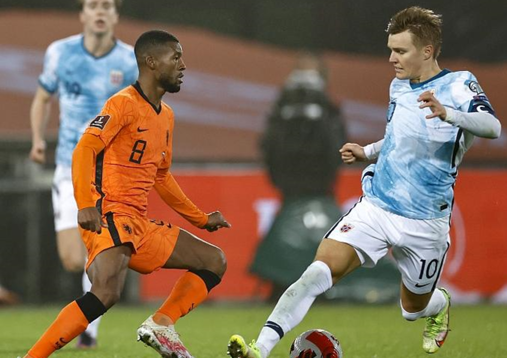 荷兰客场-战平爱尔兰，小组头名难题未解的简单介绍