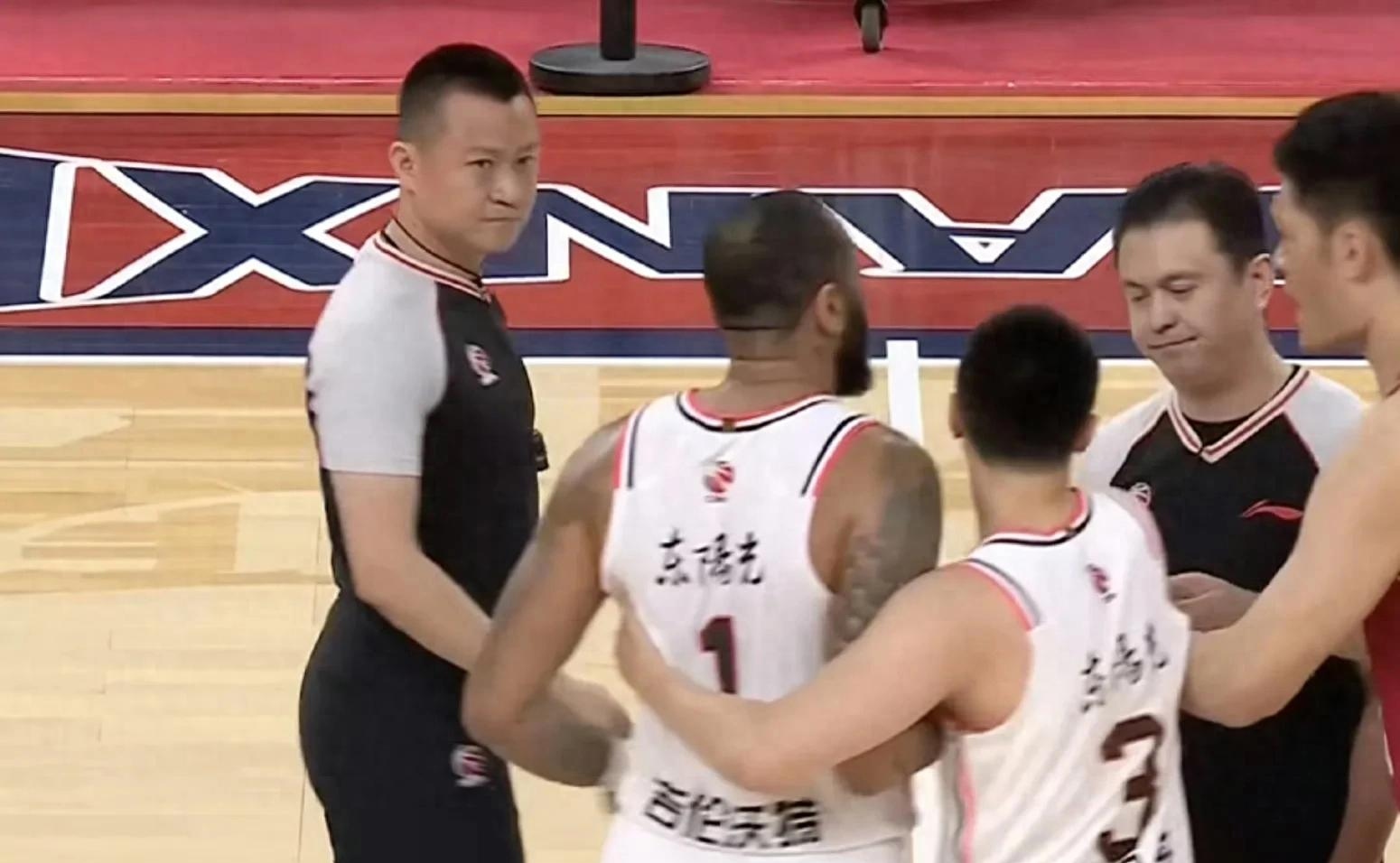 太阳替补球员迪亚洛表现出色，帮助球队连胜