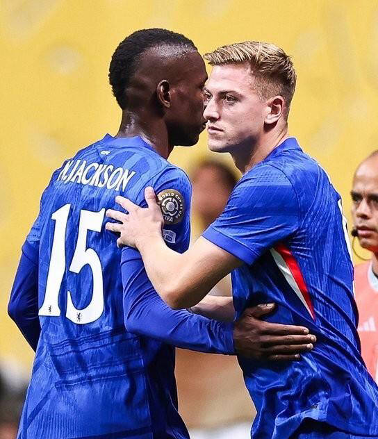 切尔西新援入主力出场，助球队连胜的简单介绍