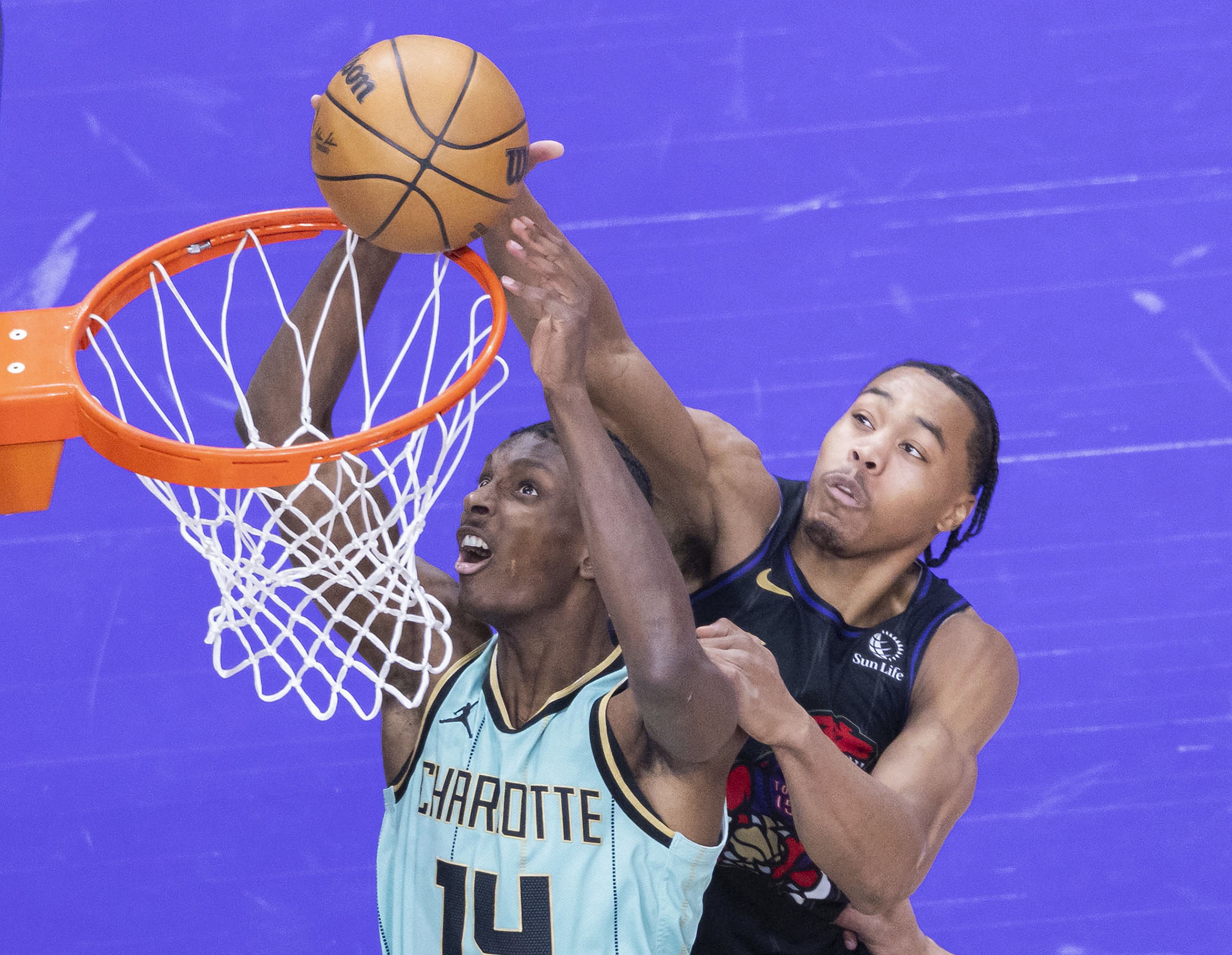 猛龙大胜篮网，东部半决赛首胜