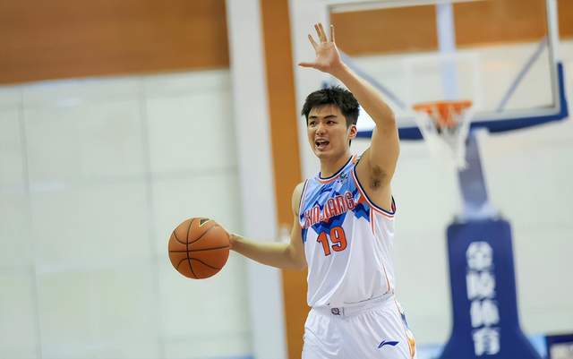 关于新疆男篮擒获河南领先积分榜的信息 关于新疆男篮擒获河南领先积分榜的信息