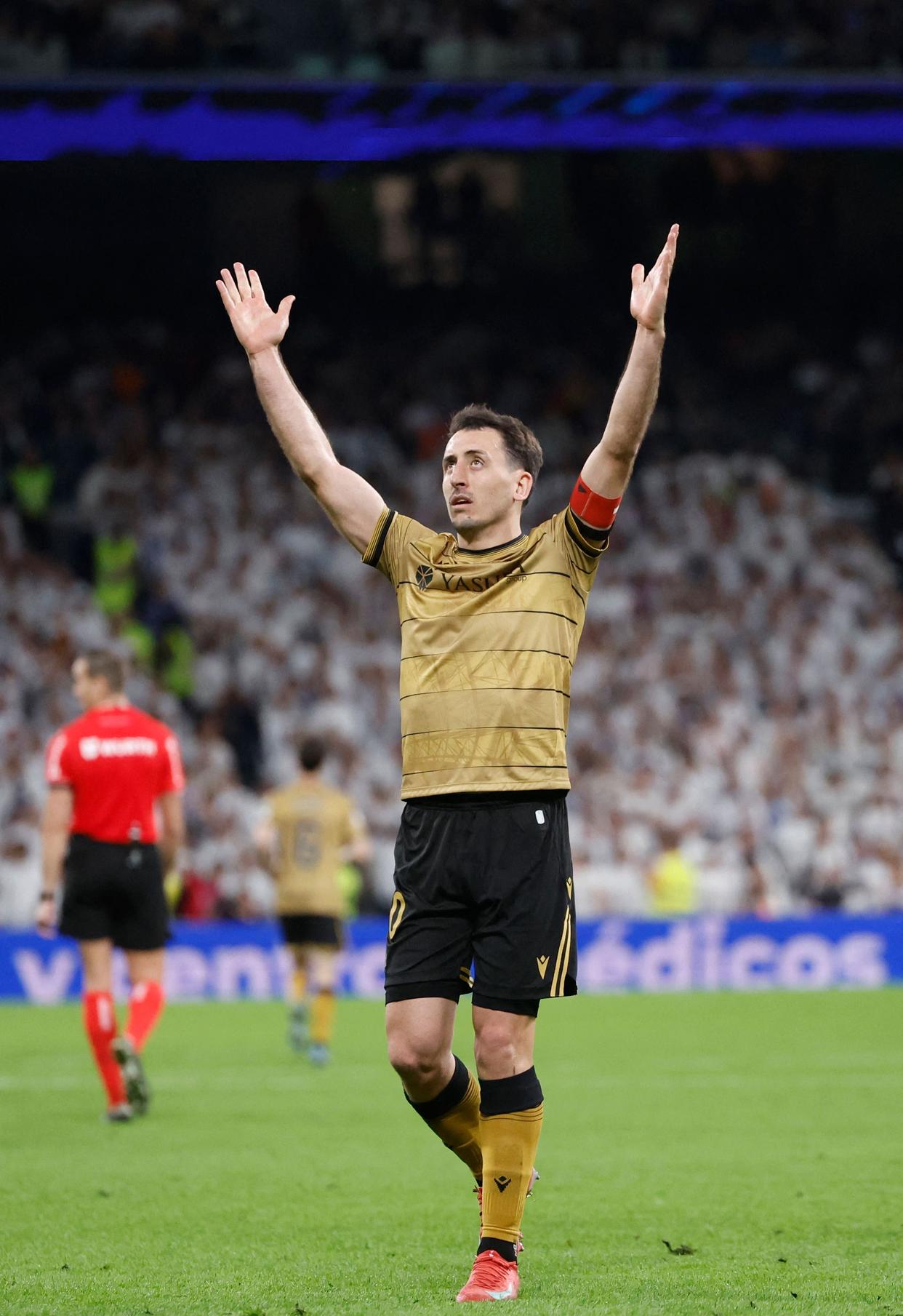 西班牙队士气高涨备战决赛！的简单介绍