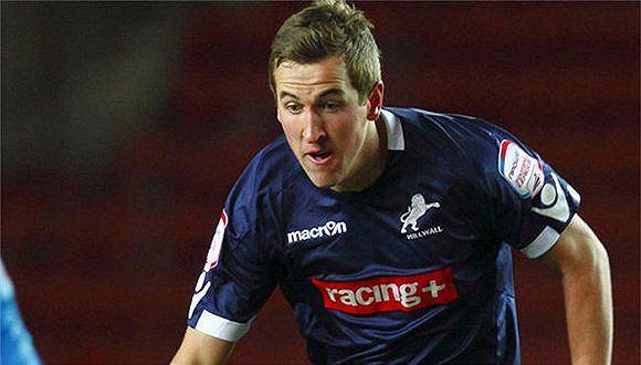 伯明翰客场惨败,降级阴影再度笼罩 伯明翰客场惨败,降级阴影再度笼罩