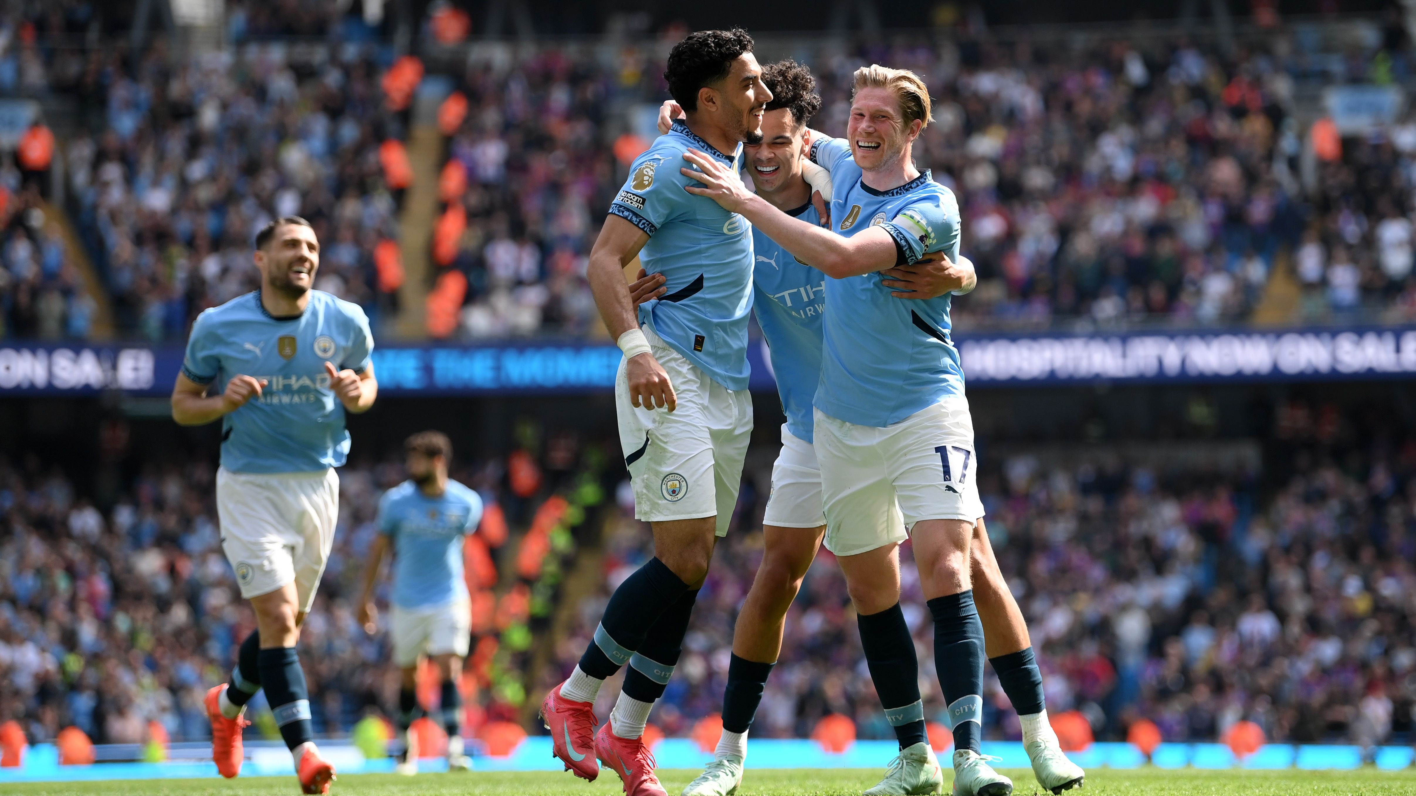 德布劳内遭遇内马尔登顶，中超局势紧张