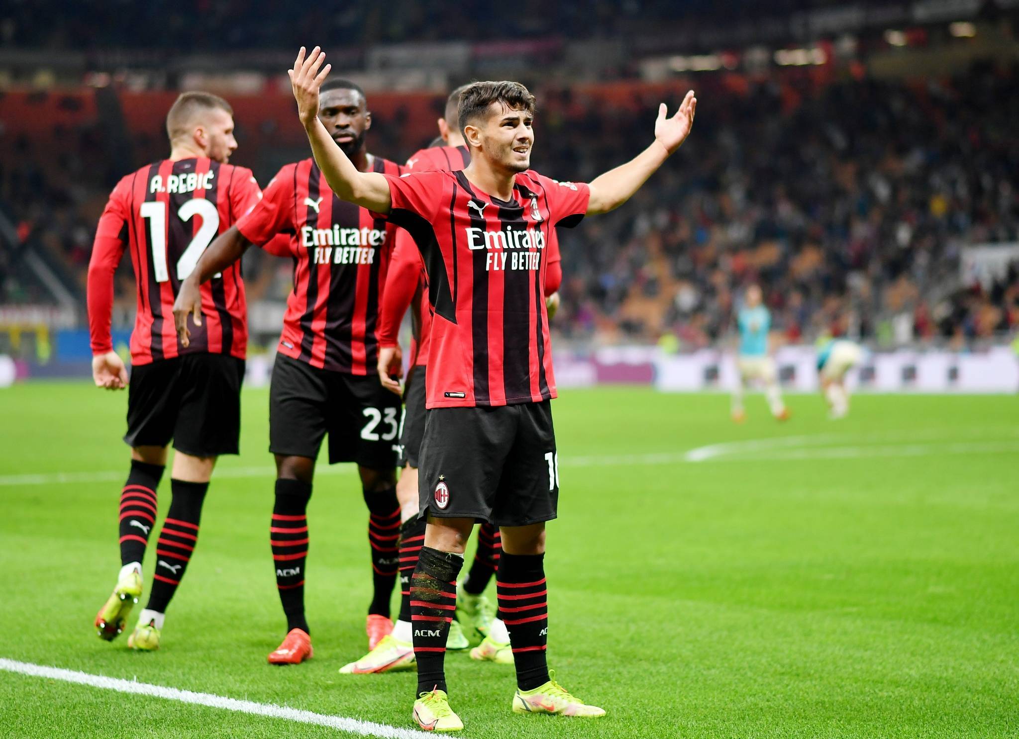 AC米兰客场惨败,十年来首次连败 AC米兰客场惨败,十年来首次连败