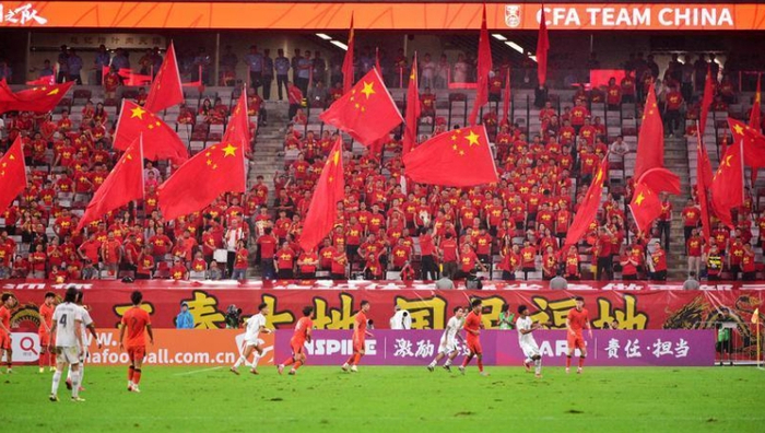 包含主场作战，球迷热情助威，全力支持球队的词条