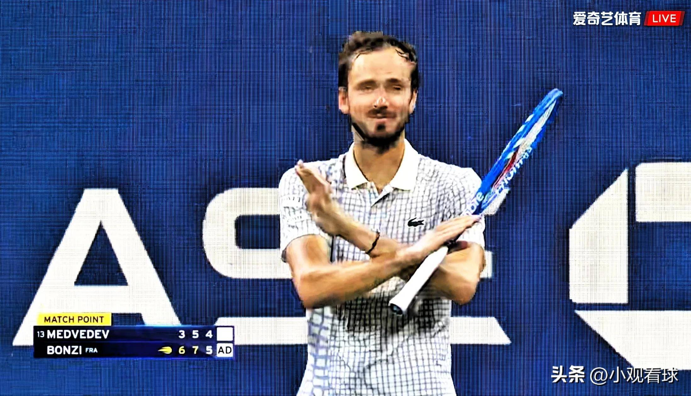 包含日本网球队完胜澳大利亚网球队，梅德韦杰夫统治全场的词条