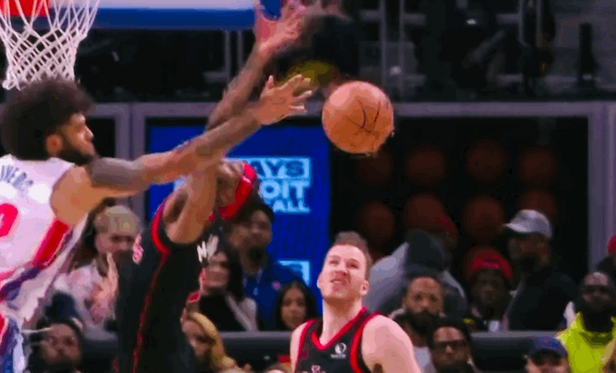 凯尔特人擒下活塞,逆转取胜 凯尔特人擒下活塞,逆转取胜