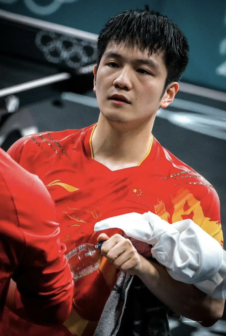 波兰乒乓球队强势英国乒乓球队,樊振东统治全场的简单介绍 波兰乒乓球队强势英国乒乓球队,樊振东统治全场的简单介绍