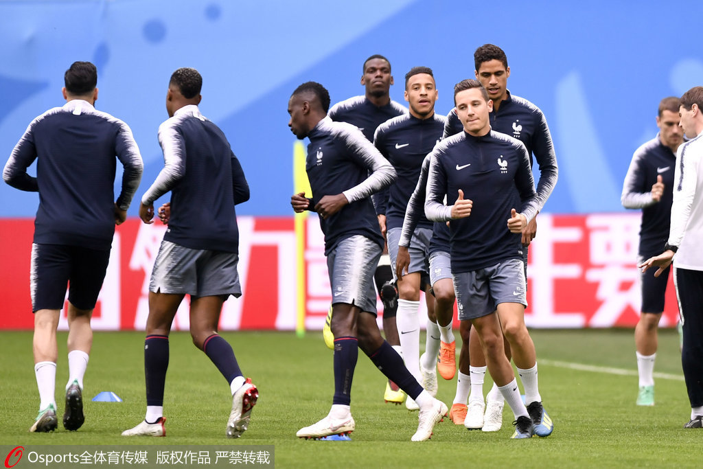 开云体育在线-中国队险胜法国队，黄鸭组合统治全场