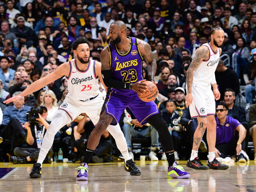 快船逆转骑士,詹姆斯高光表现 快船逆转骑士,詹姆斯高光表现