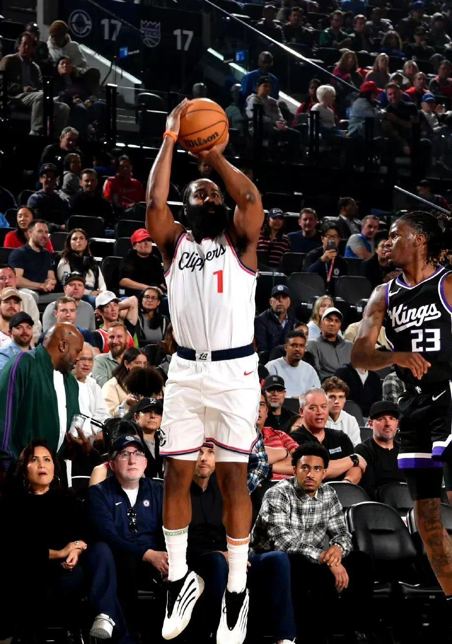 鹈鹕完胜猛龙,德罗赞惊艳四座 鹈鹕完胜猛龙,德罗赞惊艳四座