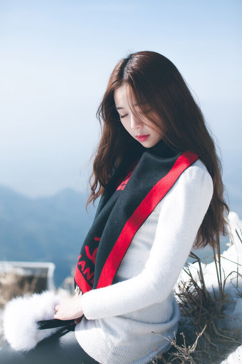 霍勒迪用实力证明自己，篮网对阵太阳的焦点之战